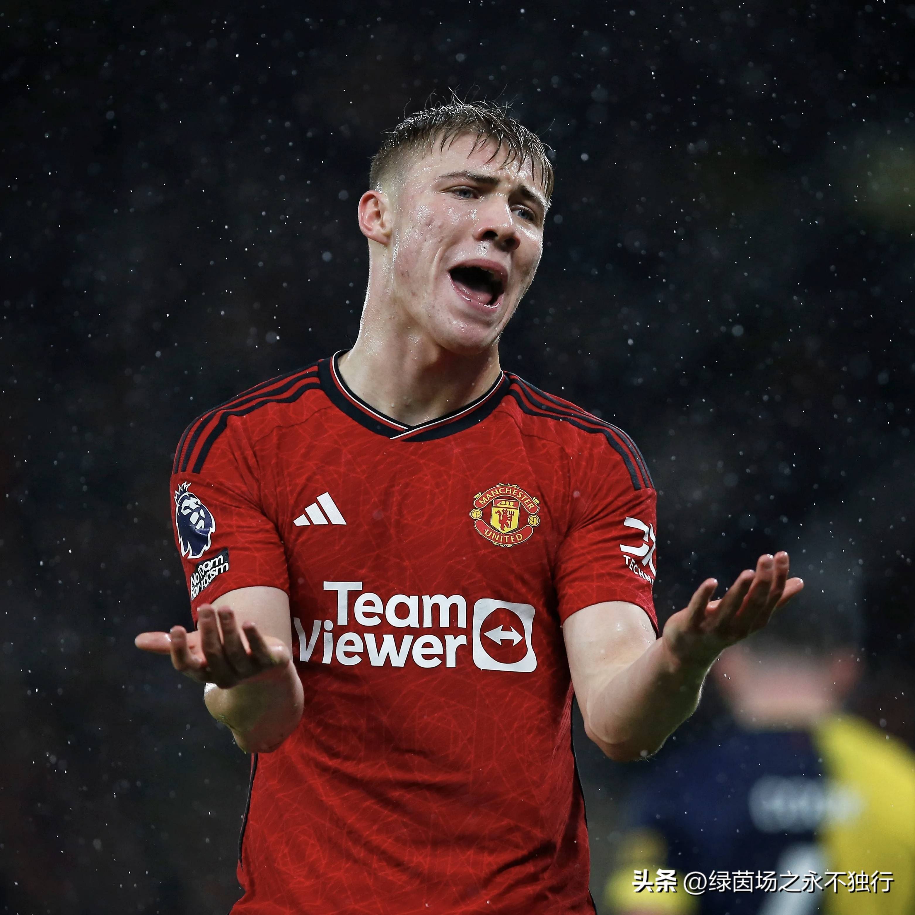 曼联中后卫伤停，球队后防压力骤增