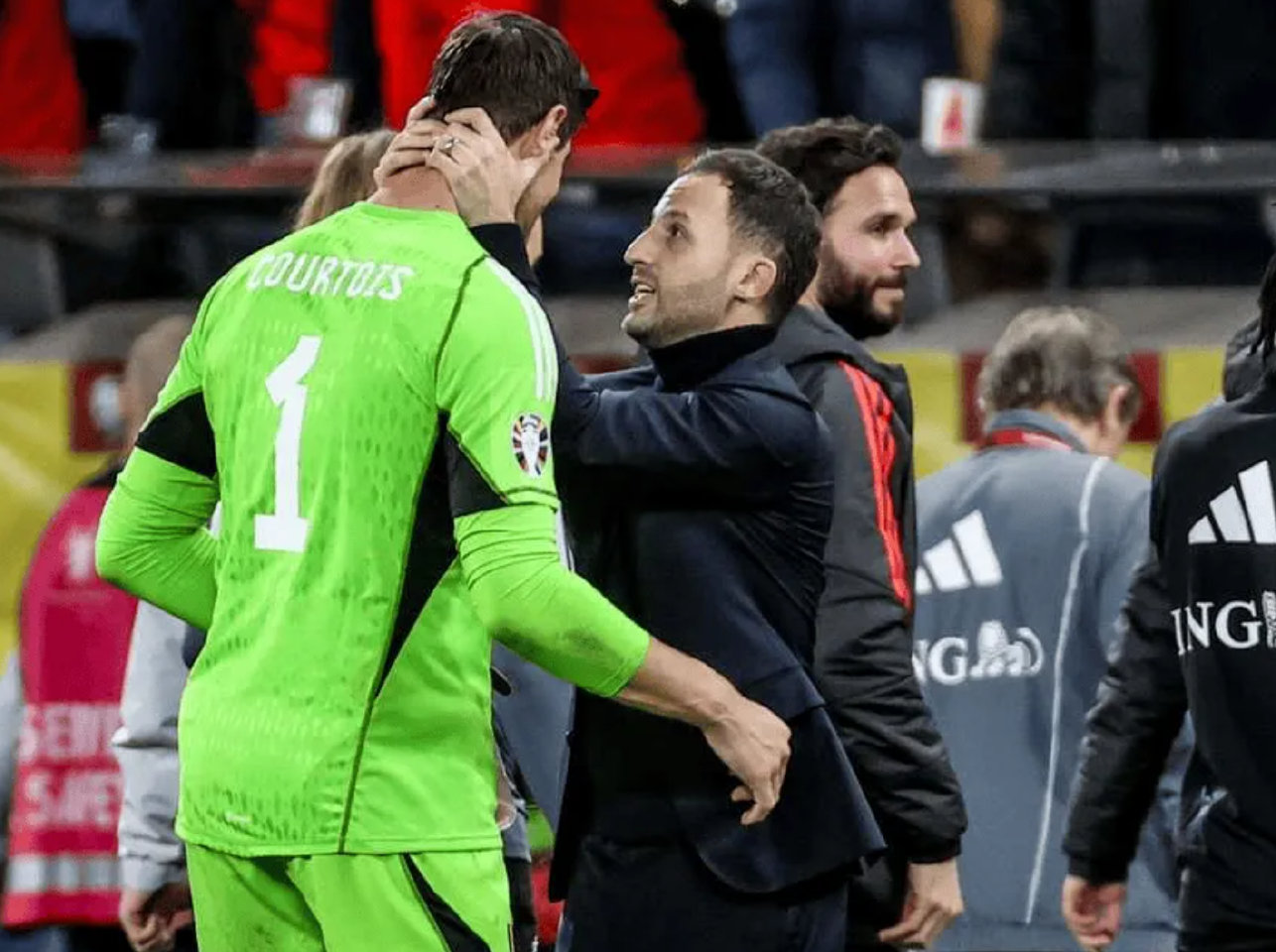 希腊轻取奥地利,库尔图瓦刷新纪录的简单介绍 希腊轻取奥地利,库尔图瓦刷新纪录的简单介绍