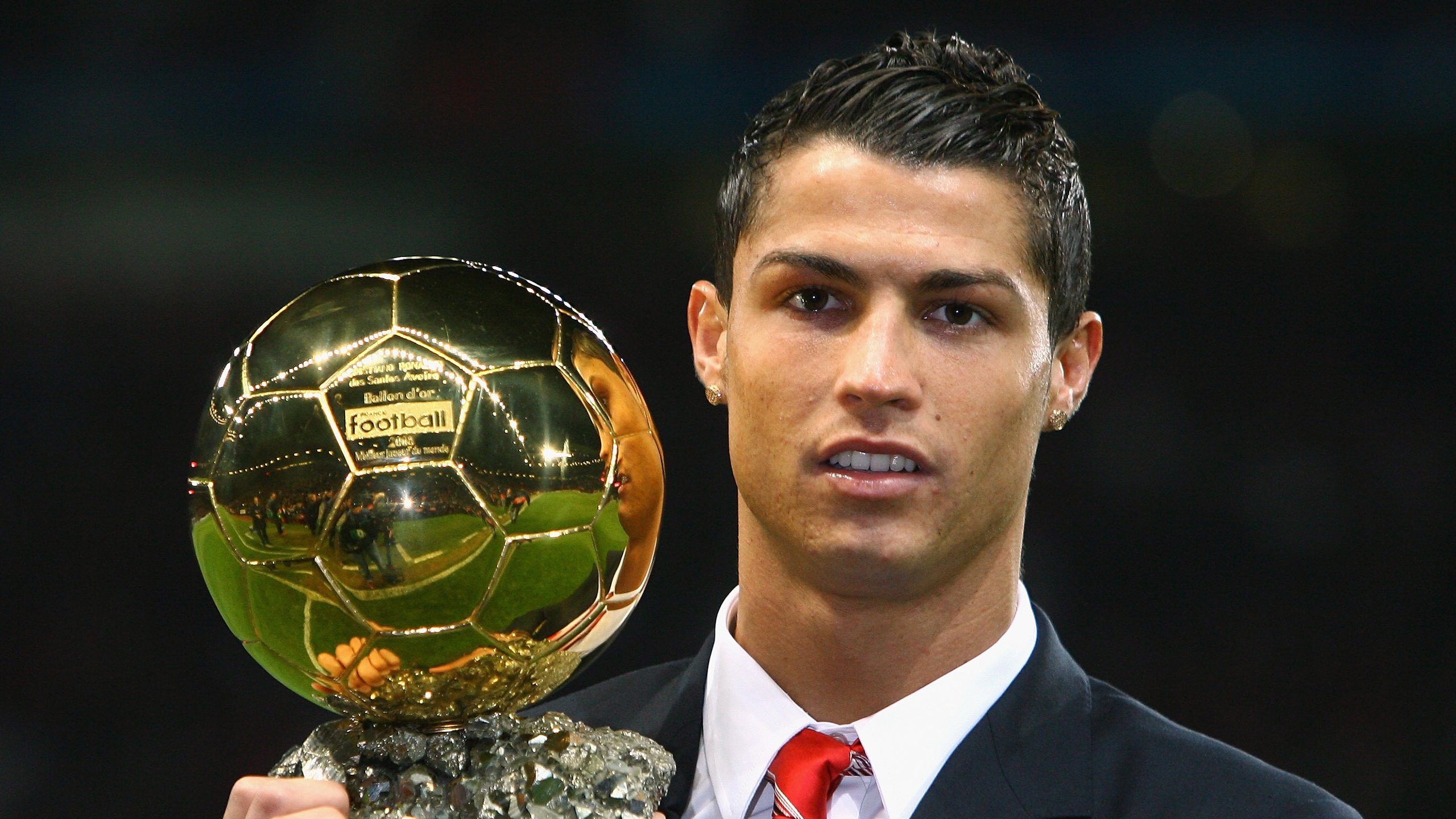 当非洲鼓点敲响欧洲峡谷,加纳踏平摩纳哥之夜,伊布于抢七神迹中重生