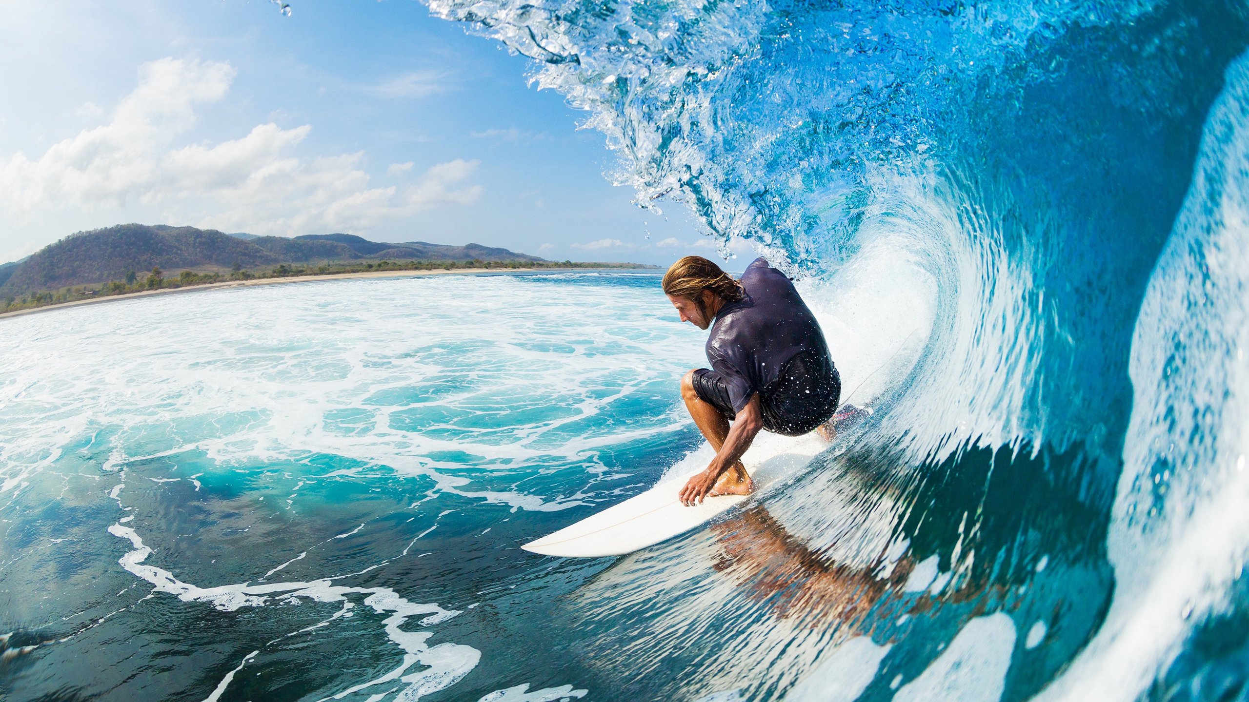 赛道与球场，当F1争冠之夜遇见詹姆斯的节奏掌控